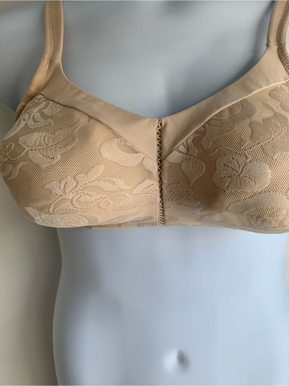 Wacoal Awareness Full Figure Seamless Wire Free Bra Size  40D - Picture 3 of 6